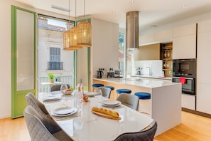 Fridge, microwave, oven, dishwasher