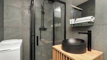 Bruser, hårtørrer, håndklæder