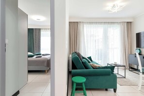 1 habitación, tabla de planchar con plancha, cuna de viaje y wifi 