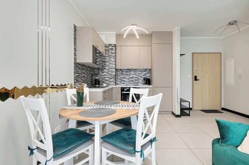 Modern Apartment | Parking and Balcony