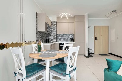 Modern Apartment | Parking and Balcony