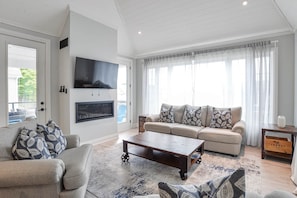 Smart TV y chimenea