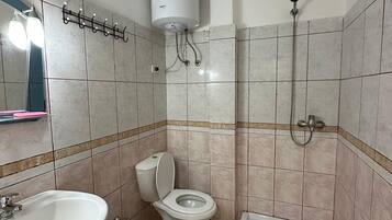 Shower, free toiletries, towels, soap