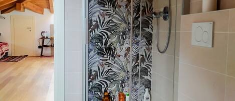 Hair dryer, towels