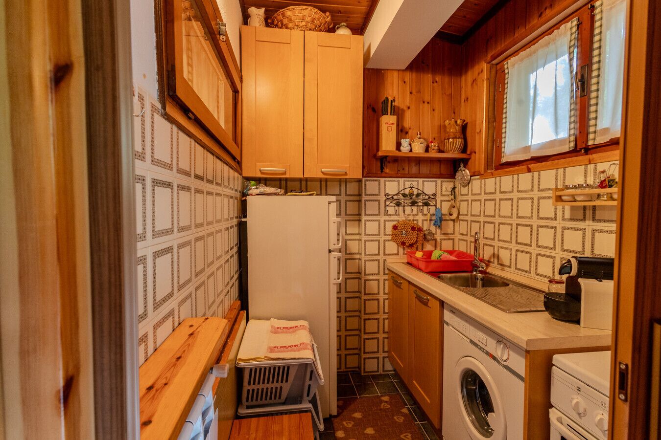 Frigorifero, forno, piano cottura, macchina per tè/caffè