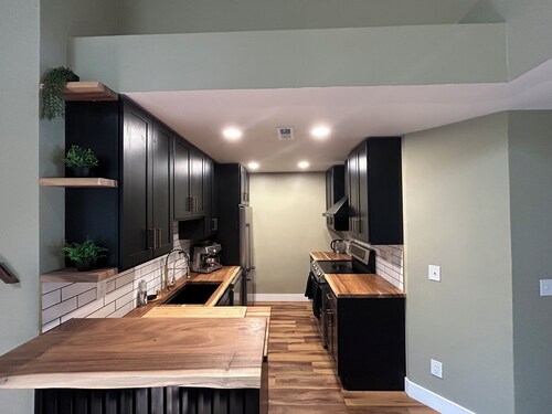 Enchanting 2-bedroom condo with AC in Boulder