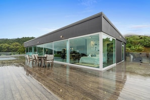 تناول الطعام بالخارج