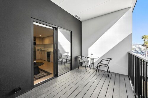 Central Crossing - Christchurch Holiday Home