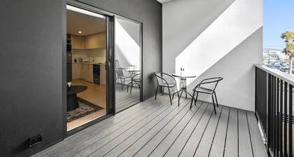 Central Crossing - Christchurch Holiday Home