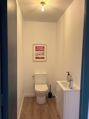 Douche, serviettes fournies