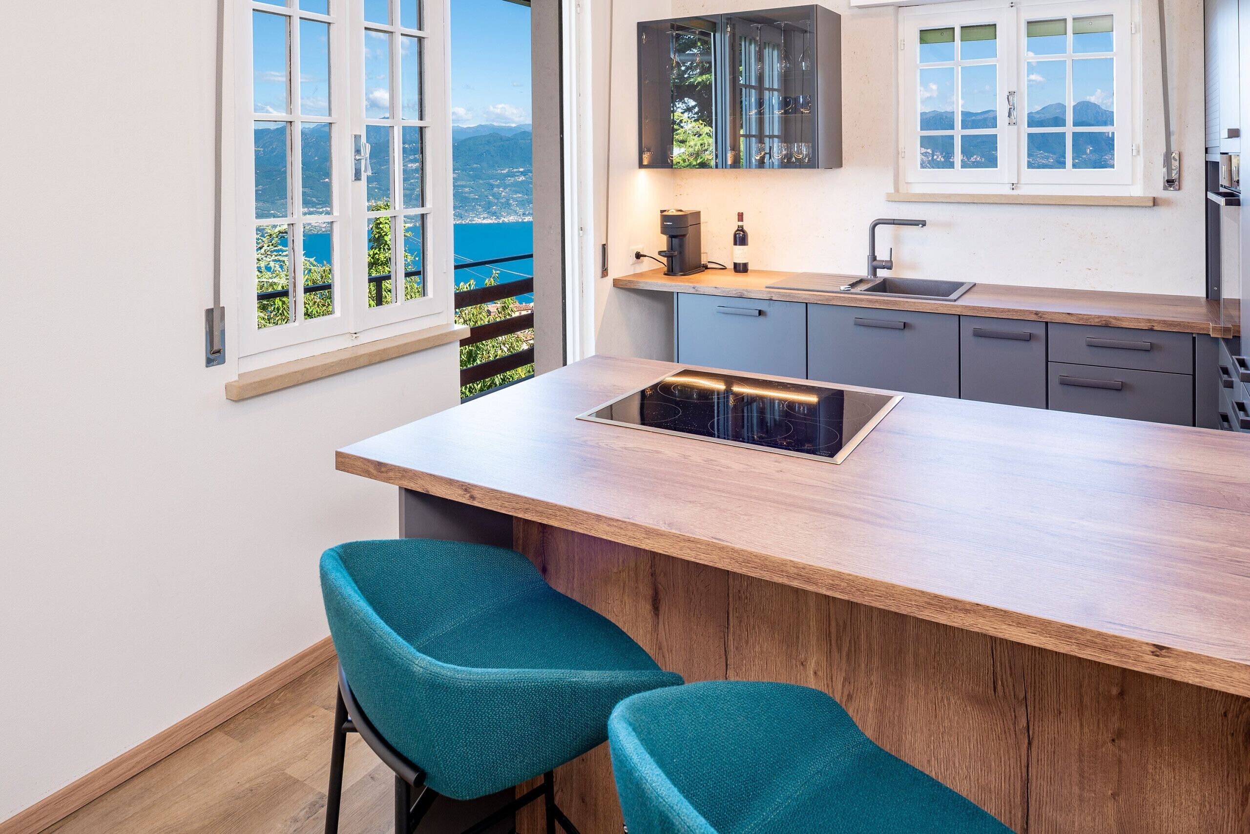 Kühlschrank, Mikrowelle, Ofen, Geschirrspüler
