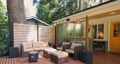 Paddle, Sauna, Relax—Lakefront!