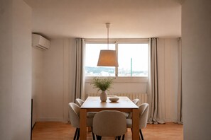 apartman (3 Bedrooms) | Nappalirész | Tévé