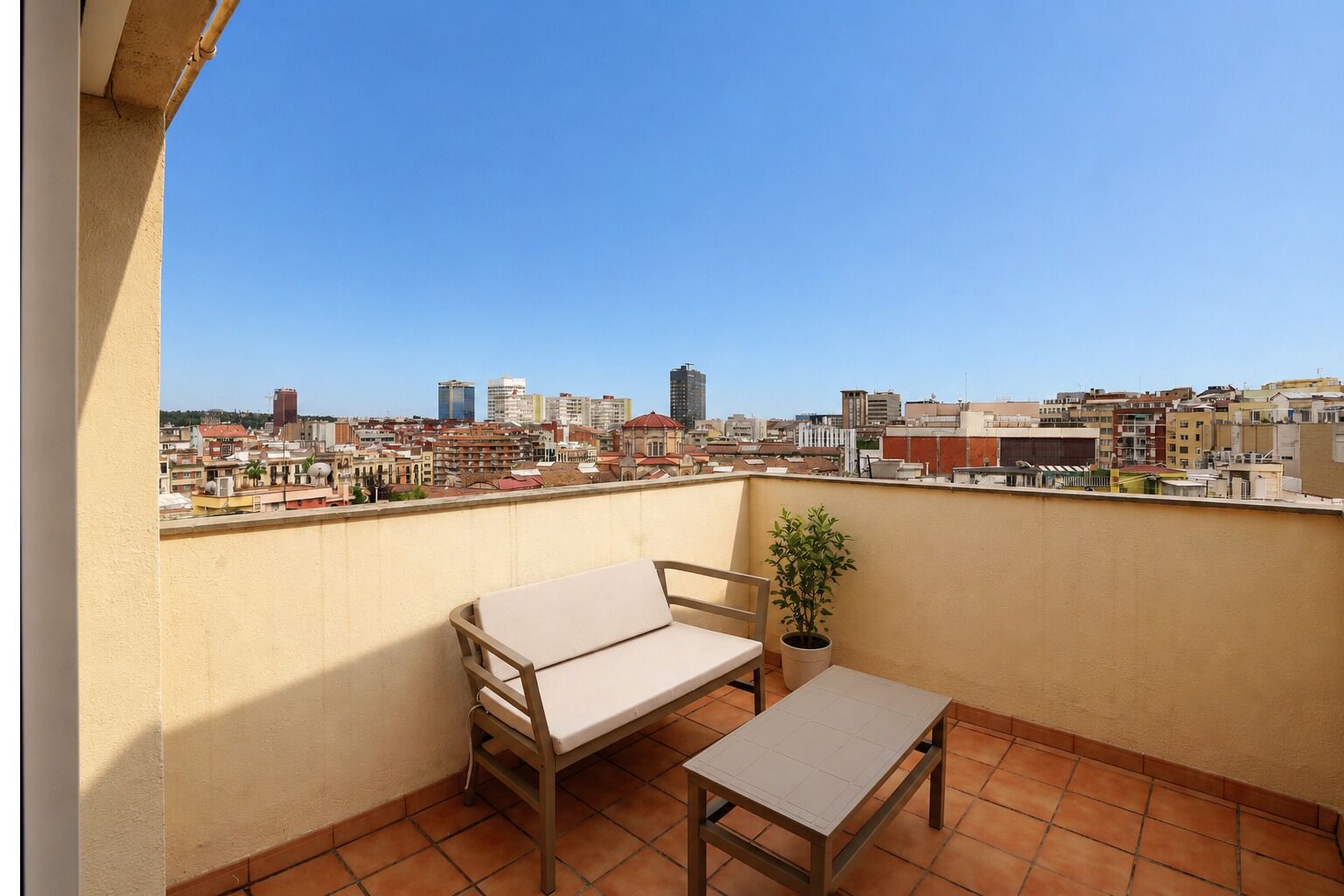 Apartment (3 Bedrooms) | Terrace/patio
