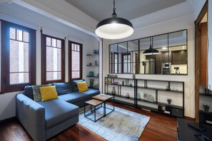 Living area - Stay U-nique Apartments Industria II (Barcelona)