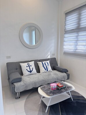Condo, 1 Bedroom, Smoking, Balcony | Living room