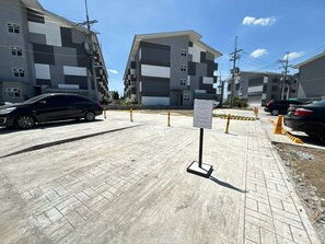 Condo, 1 Bedroom, Smoking, Balcony | Property grounds