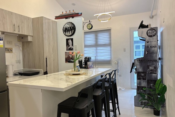 Condo, 1 Bedroom, Smoking, Balcony | Dining room