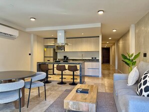 Comfort Apartment | Living area - Vicario Apartments (Mazatlán)