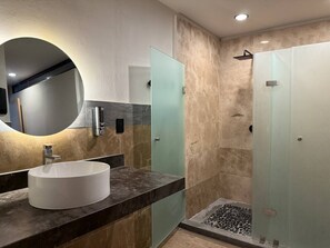 Bathroom - Vicario Apartments (Mazatlán)