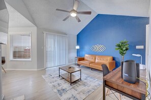 TV - Comfy 2BD Apt | Austin Texas (Austin)