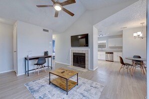 Interior - Comfy 2BD Apt | Austin Texas (Austin)