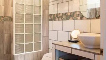 Toallas, jabón, papel de baño