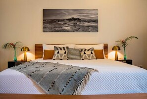 1 bedroom, iron/ironing board, WiFi, bed sheets - La Prometida Hotel - King Suite, Medina (Puerto Viejo)