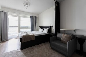 Unclassified image, 4 of 22, button