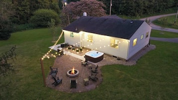 Tina de hidromasaje al aire libre