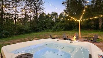 Tina de hidromasaje al aire libre