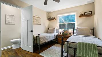 3 bedrooms, WiFi, bed sheets