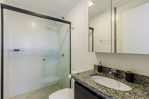 Eenvoudig appartement | Badkamer