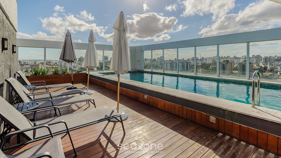 Lindo Apto em Cond. c\/ Piscina e Garagem RPF0605