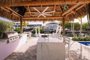 Terrace/patio - Beautiful two- story beach house (Islamorada)