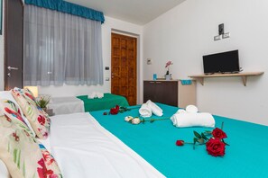 1 bedroom, WiFi, bed sheets