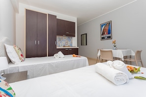 1 habitación, wifi y ropa de cama