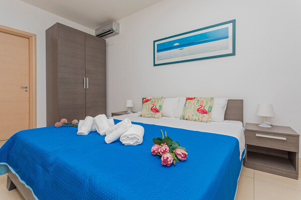 2 bedrooms, WiFi, bed sheets