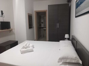 WiFi, bed sheets