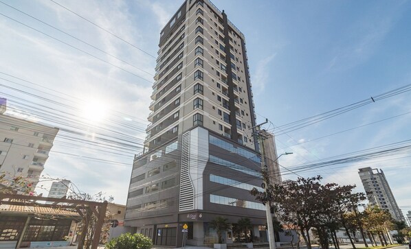 Basic Apartment | Exterior