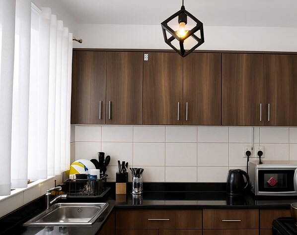 ميكروويف، فرن، موقد طهي مسطح، غسالة أطباق