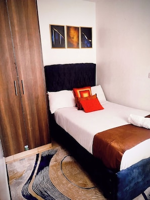 1 bedroom, iron/ironing board, WiFi, bed sheets
