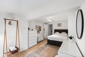 1 Schlafzimmer, Schreibtisch, Bügeleisen/Bügelbrett, Internetzugang