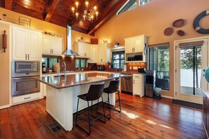 Fridge, microwave, oven, stovetop - Pelican Woods Summary (Winnsboro)