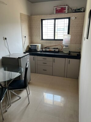 Private kitchen - Lovely 3 bedroom house with AC (Gurugram)