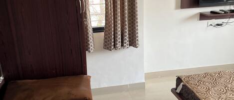 3 habitaciones, tabla de planchar con plancha y wifi gratis