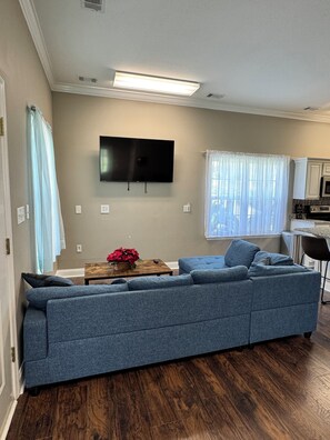 Smart TV - Peaceful Guest House Leesburg (Albany)