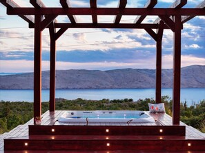 Bain à remous extérieur