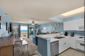 Condo, 1 Queen Bed with Sofa bed (Pelican Isle 107) | Private kitchen