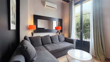 Apartment (1 Bedroom) | Front of property